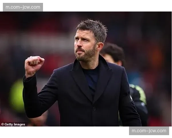 曼联卡里克执教七场六胜,战术调整重塑红魔攻防体系稳定性 曼联卡里克执教七场六胜,战术调整重塑红魔攻防体系稳定性